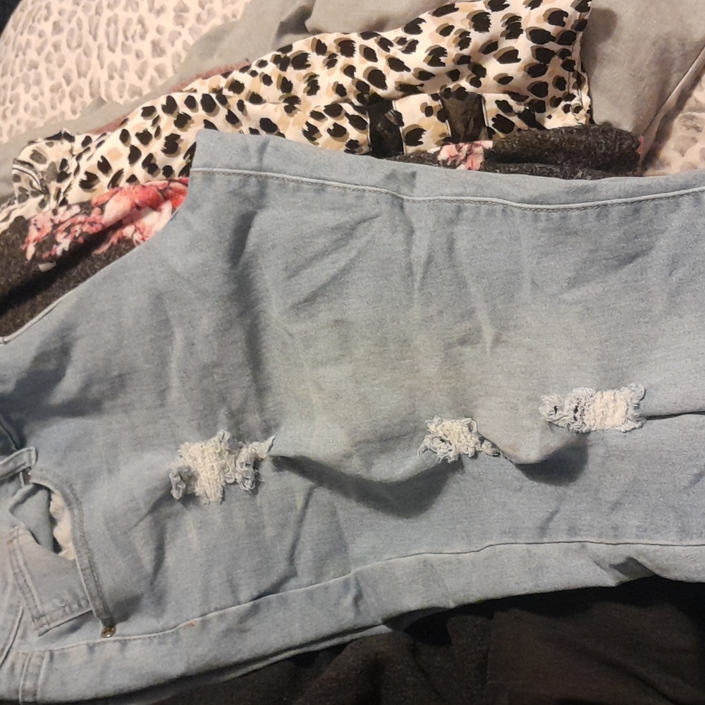 Jeans - Picture 2 of 3